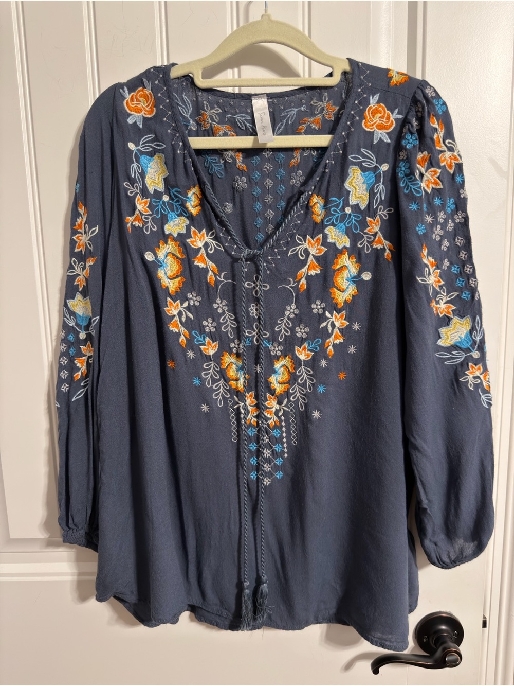 Seven Hearts Boho Denim Blue 3/4 Sleeve Embroidered Top. Size S